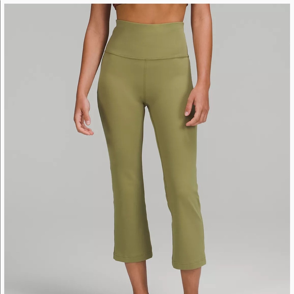 Lululemon Groove super high rise crop